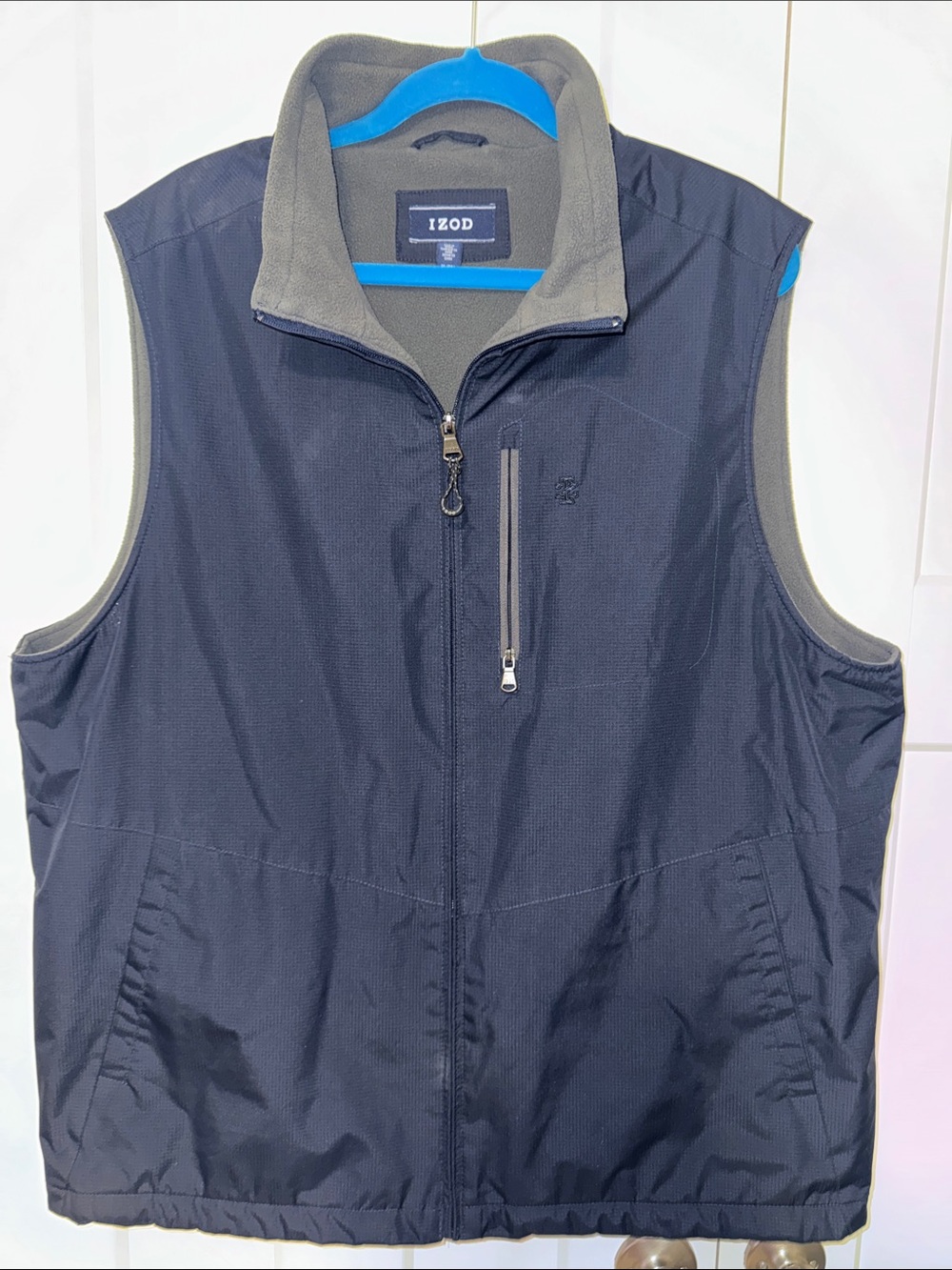 Izod Men's Navy Shell Vest with Gray Trim